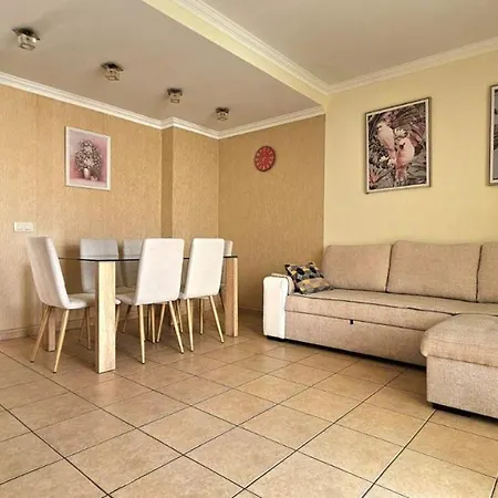 דירה Big And Beautiful House *